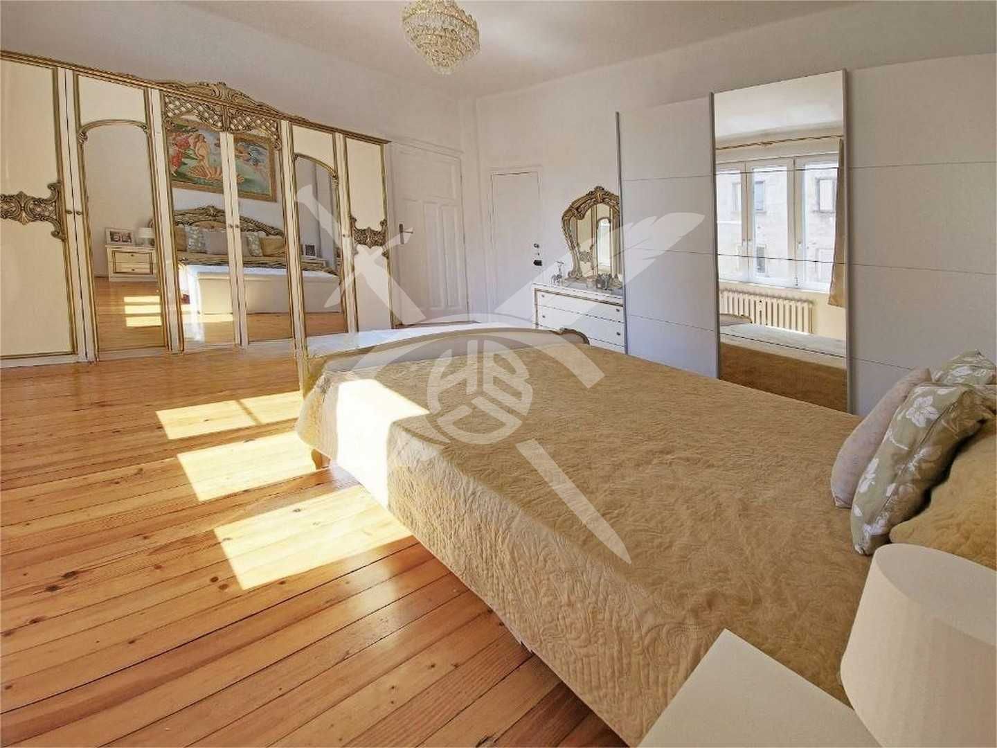 Четиристаен апартамент в Центъра на град София № 90102