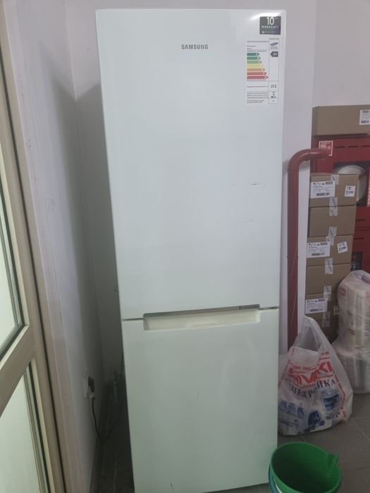 Продам двухкамерный холодильник