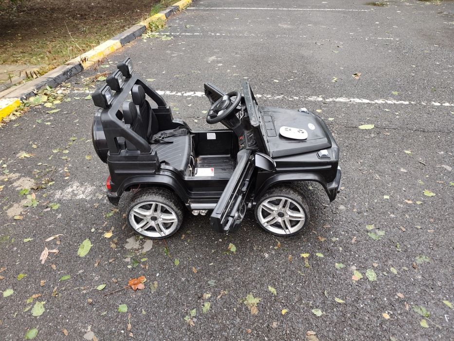 Mașinuța electrica 4x4 cu telecomanda