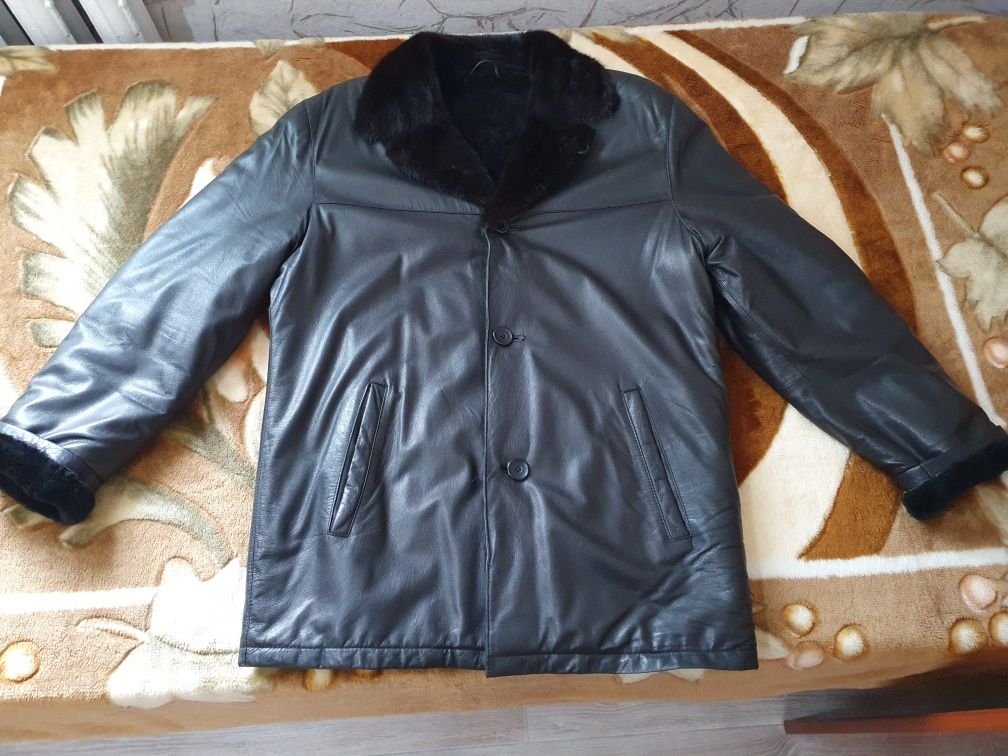 Продам кожаную дублёнку.