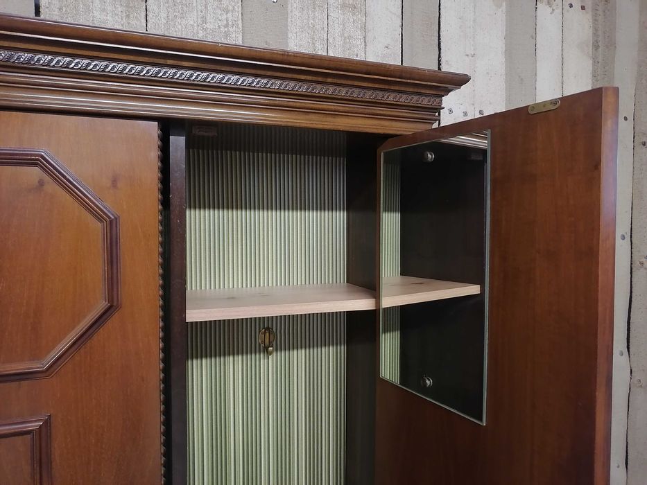 Cuier/ Dulap vechi din lemn cu oglinda, cu eticheta NOVARA, Italia