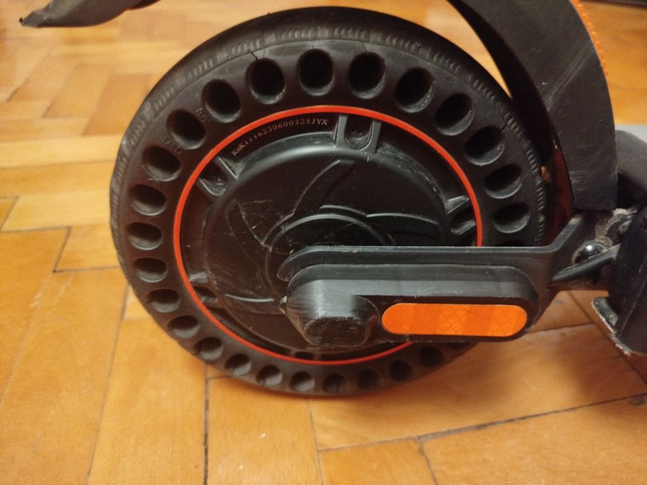 Vând trotineta electrică Kukirin S1 Pro