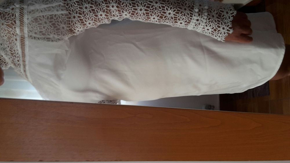 Rochie Zee Lane alba cu maneci crosetate din dantela