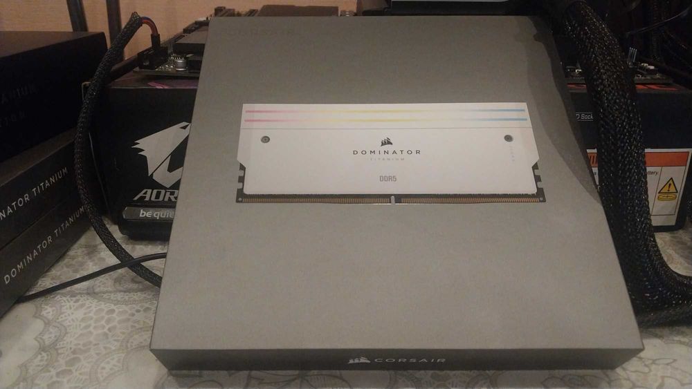 Новая память DDR5 Corsair Dominator Titanium 32GB (2 X 16GB) 7200 MHz.