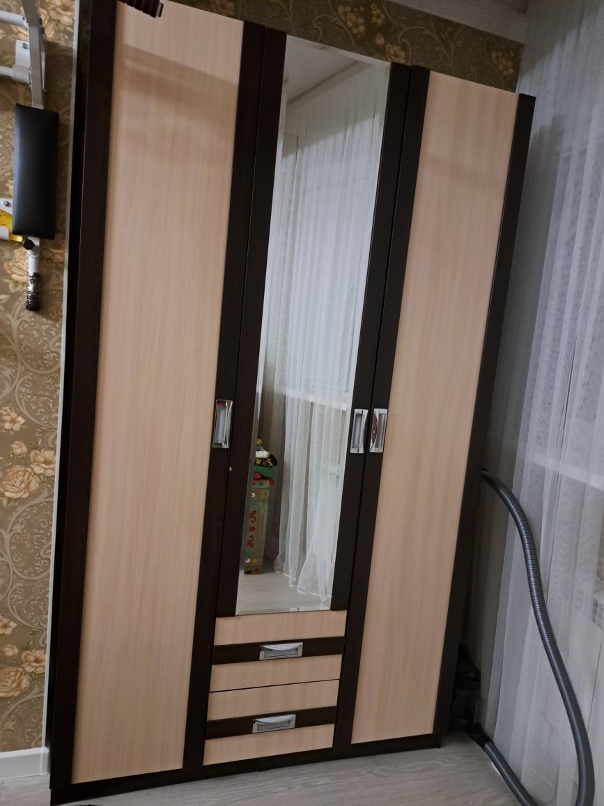 Продам шкаф для одежды
