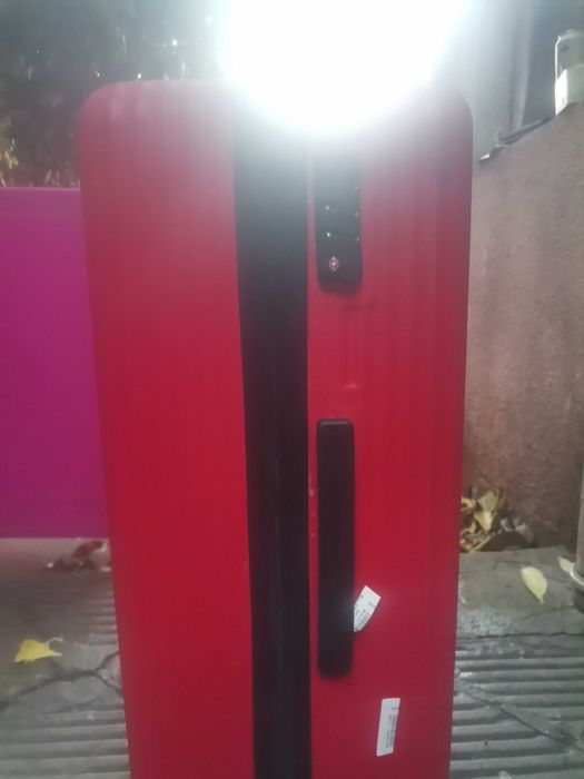 Куфар на колелца 80л. Твърд