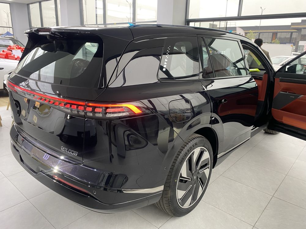 Dongfeng 008 EP 210 Ultra 2025