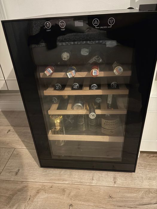 Răcitor vinuri JC-62E