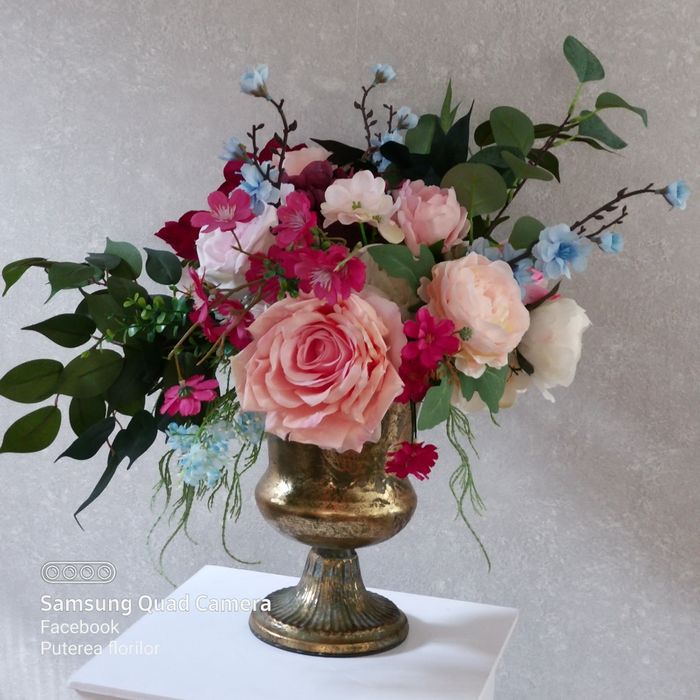 Aranjamente/decoratiuni casa din flori artificiale