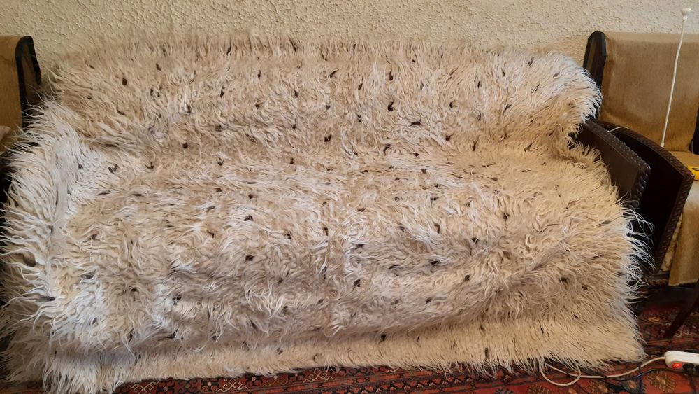 Set cerga alb-bej canapea si fotolii