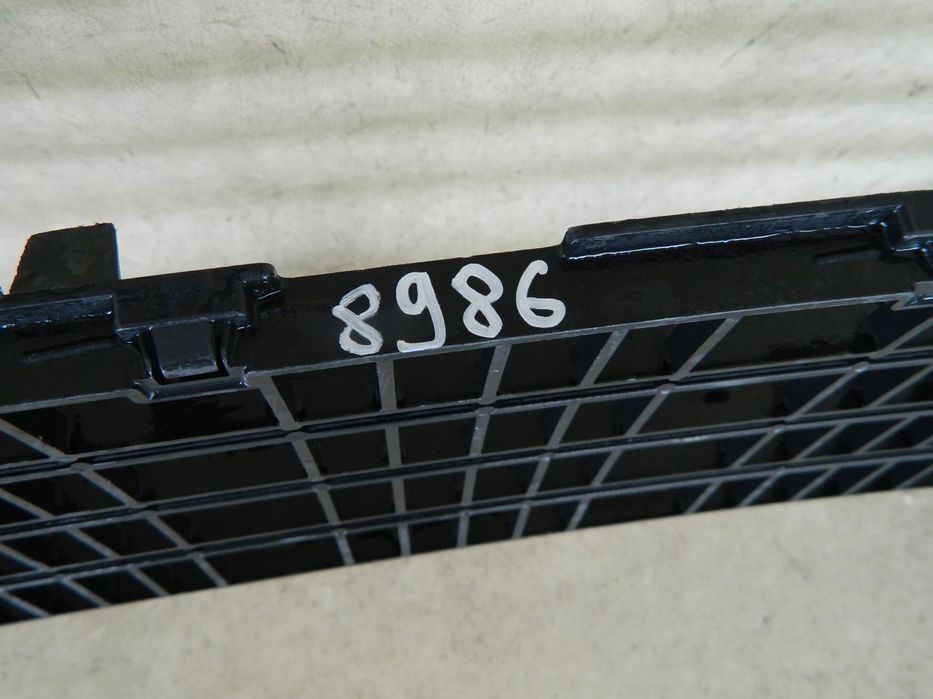 Grila centrala dintre proiectoare, Renault Clio 3 GT  /RS, 2008, 2009, 2010, 2011, 2012,, 2006236