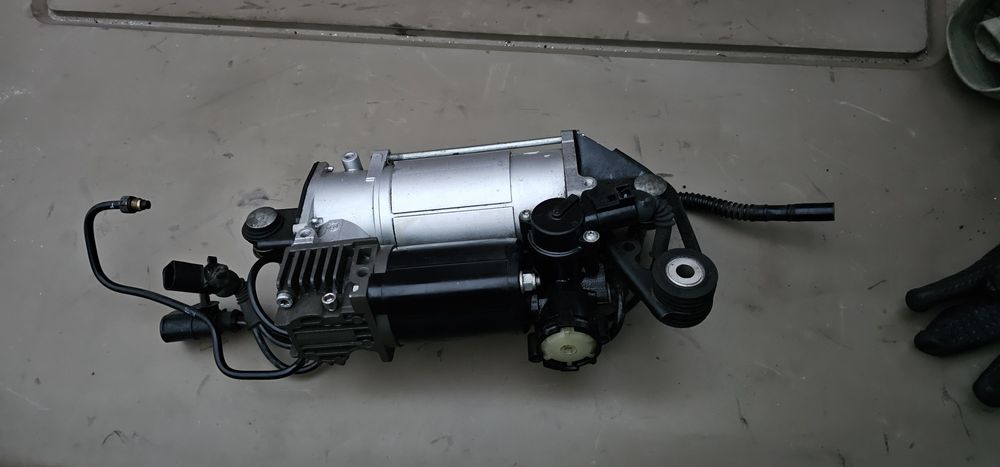 Compresor aier perne Audi Q7 an 2014