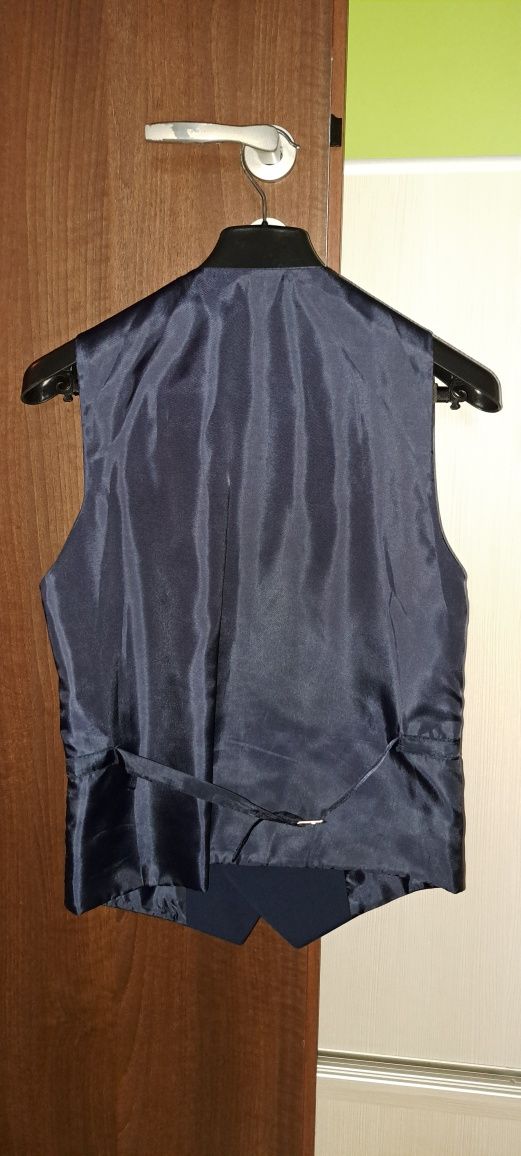 Costum 3 Piese (+Husa Costum) - Preț Negociabil