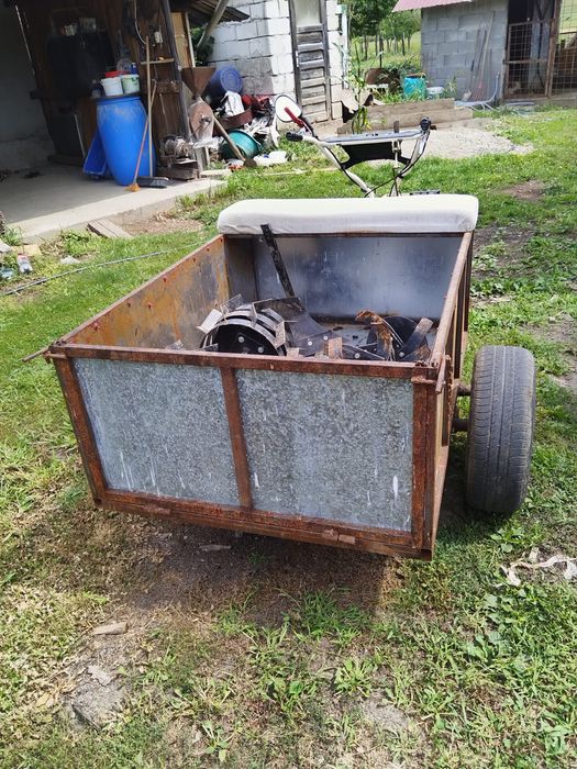 Motocultor cu remorca