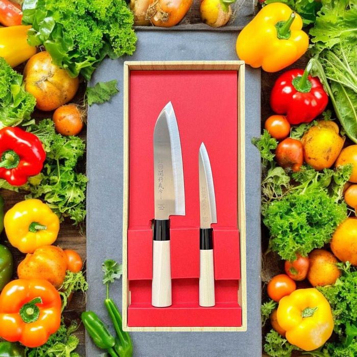 Set cadou 2 cutite Santoku & Petty
Set cadou 2 cutite Santoku & Petty