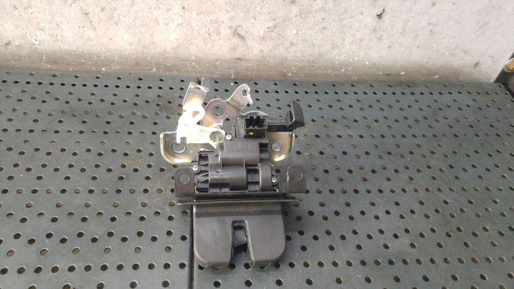 Broasca haion skoda octavia 3 5e3 nl3 nr3 8r0827505a