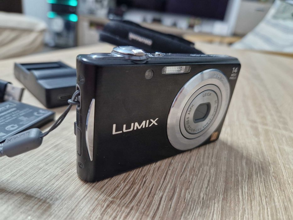 Aparat foto digital Panasonic DMC-FS16,14MP,negru,8GB,impcabil !