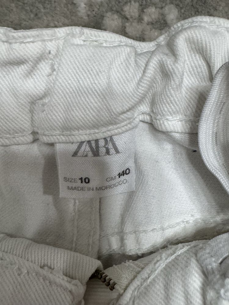 Стильные белые джинсы. Zara. Рост 140 см