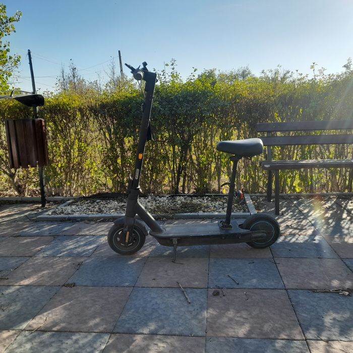 Vând trotineta electrica ninebot g30 întreținută