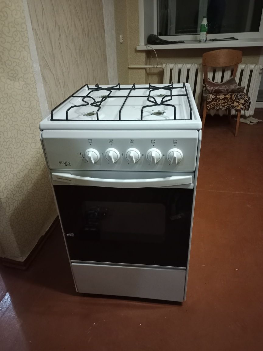 Продам новую газовую плиту.