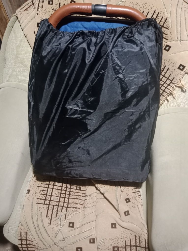 Продам прогулочную коляску