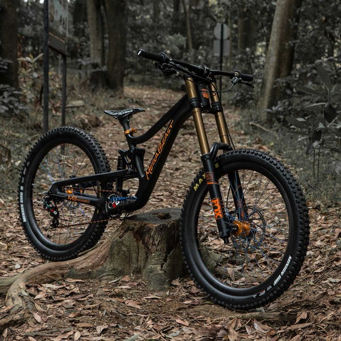Bicicleta downhill mega besst