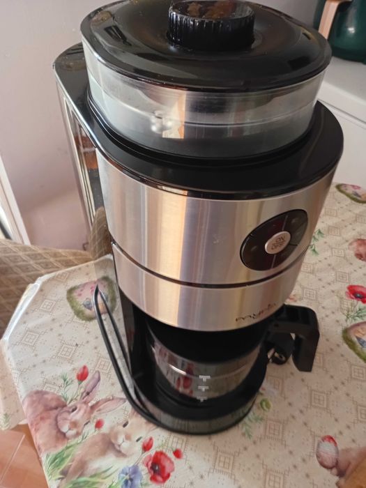 Cafetiera cu rasnita