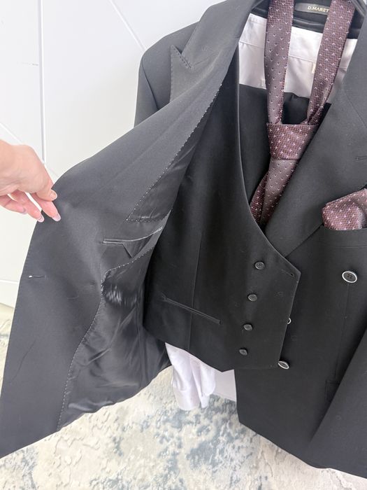 Мужской костюм в идеальном состоянии