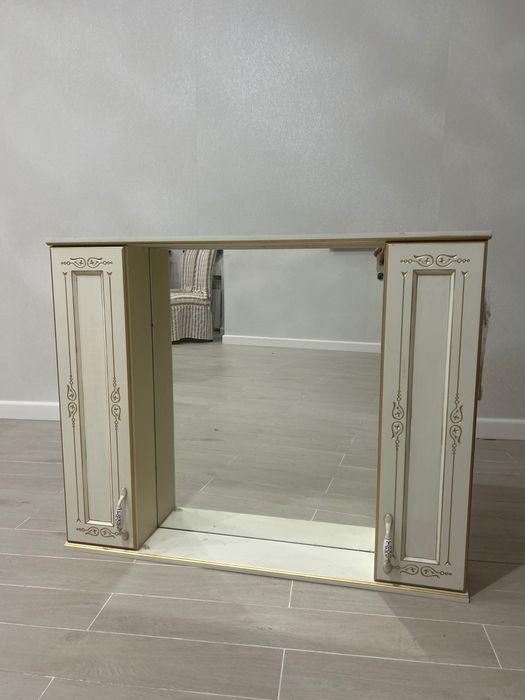 Продам раковину с тумбой и шкафом