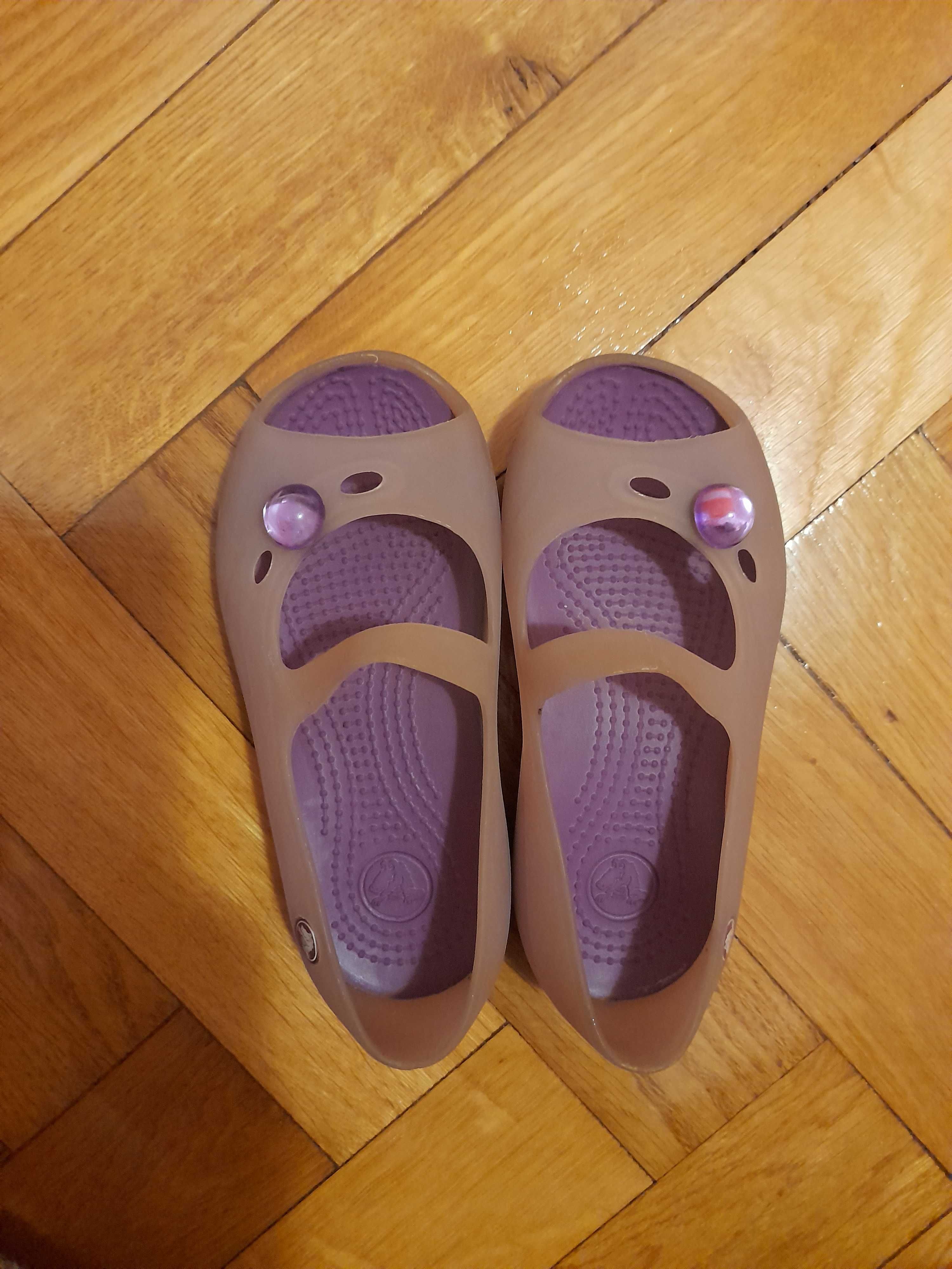 Sandale fetite Crocs, mărimea C 10