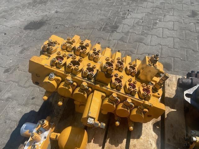 distribuitor hidraulic r900, r902, r912, r914, r924, r934, r946, r954