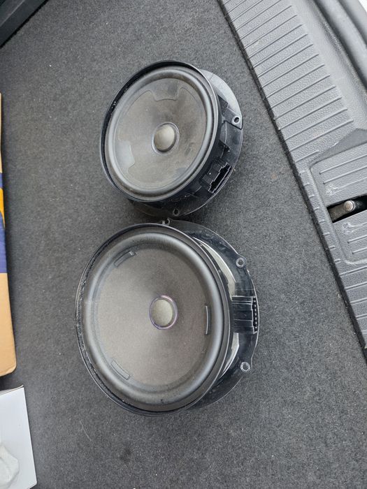 Boxa fata si boxa spate vw passat b8