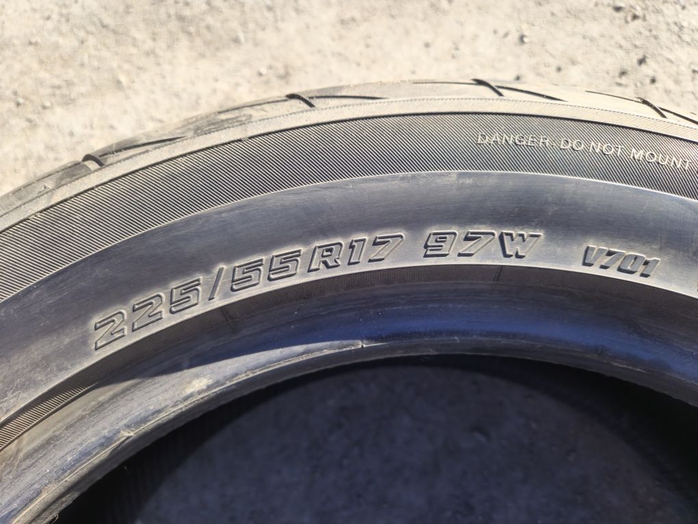 Продаются 4 б/у шины YOKOHAMA 225 / 55 R17  97W в хорошем состоянии