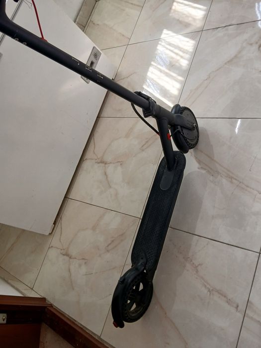 Vând trotineta electrica jrh