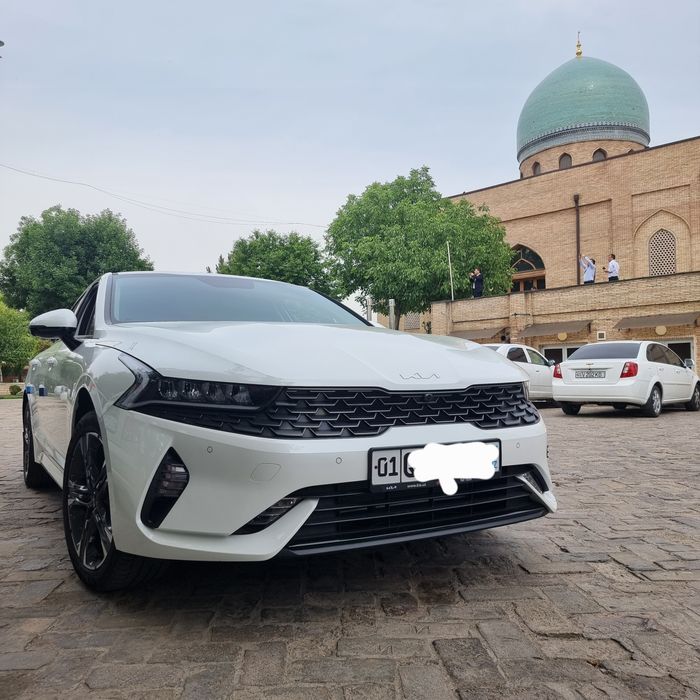 Kia k5  2024 salondan olingan