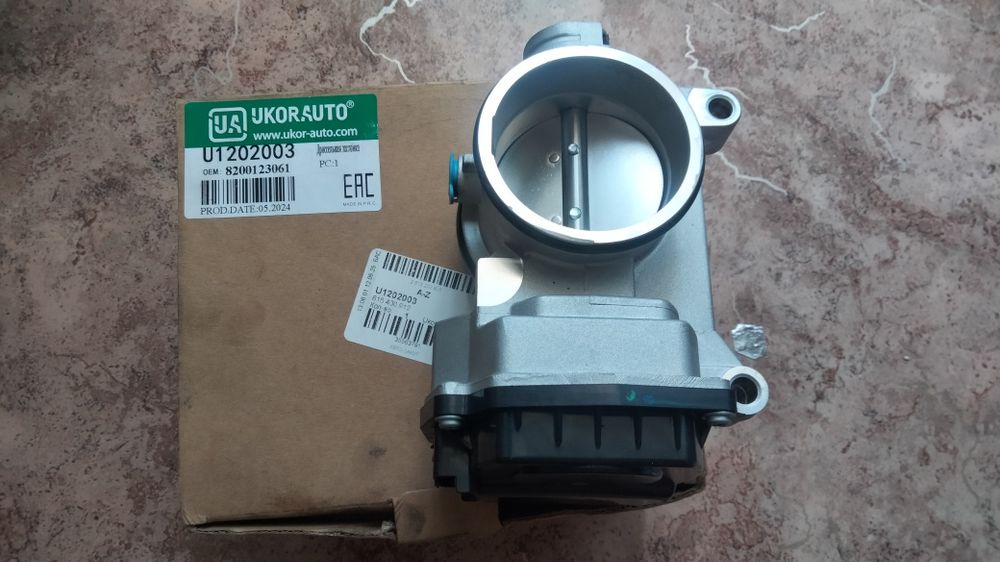 Дроссельная заслонка  новая Логан,Ниссан, Сандеро