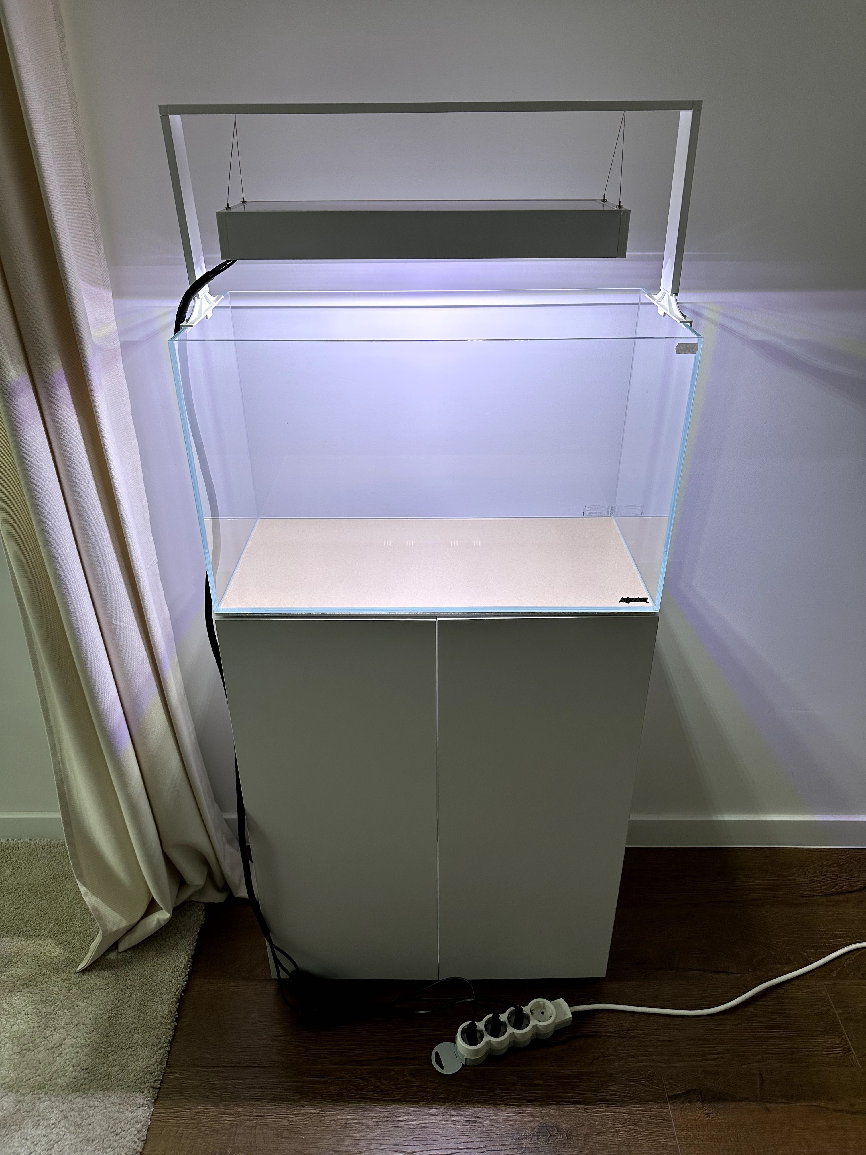 Аквариум AquaEL UltraScape 60, шкаф и осветител - бели, чисто нови