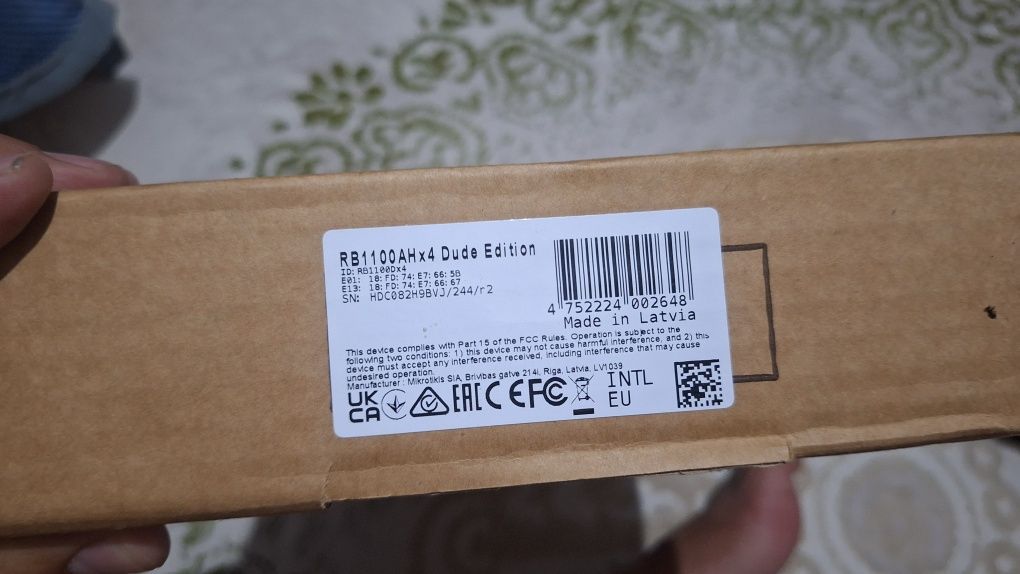Продам маршрутизатор Mikrotik RB1100AH×4