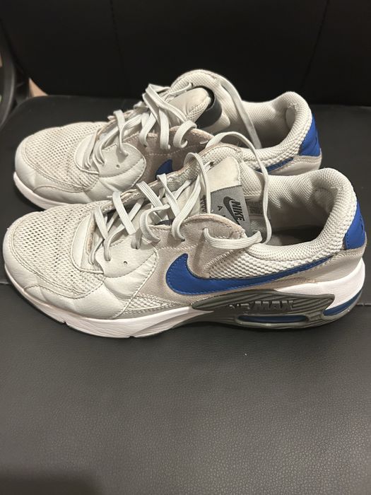 Vând Nike Air Max – purtați puțin, stare excelentă