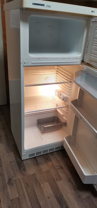 Хладилник LIEBHERR с горна камера