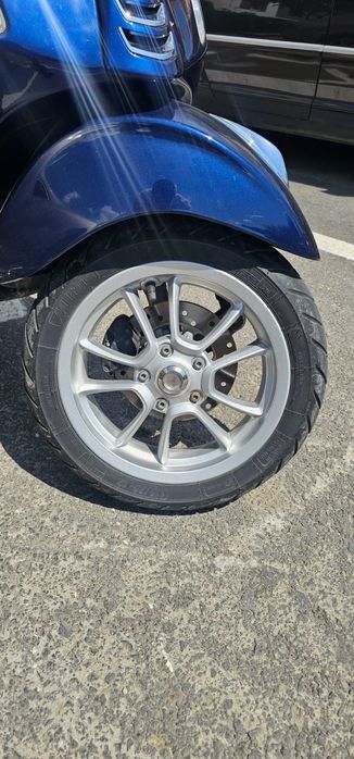 Scuter Vespa Primavera an 2018