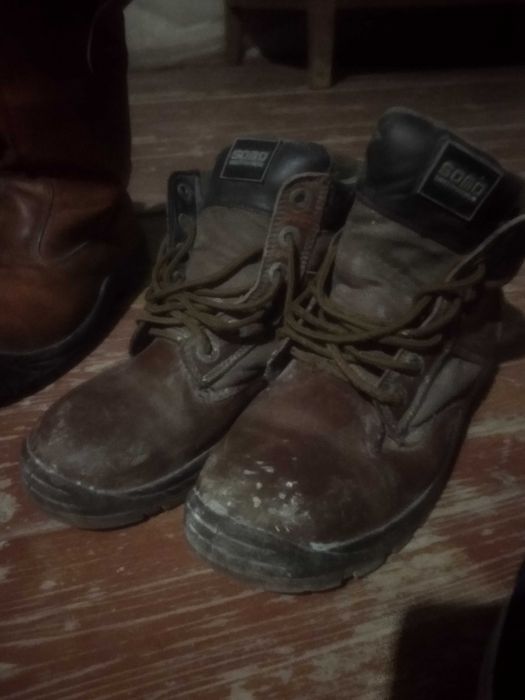 Oyoq kiyim qishda kiyishga zo'r. Suvli nam ko'cha ishlariga zo'r