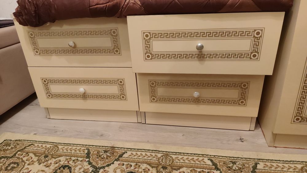 Шифонер , комоды, тримо