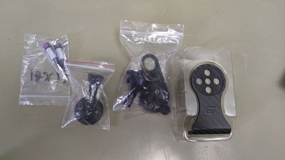 Карбоновый вынос для крепления велокомпъютера камеры или фонарика б/у