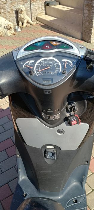 Vând sau schimb cu motocicleta scuter Honda Sh 125i
