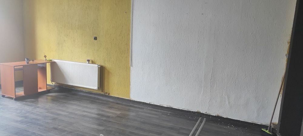 De vânzare spațiu comercial