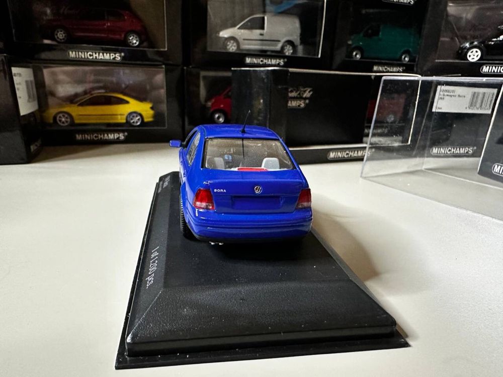 Macheta VolksWagen Bora 1:43 Minichamps