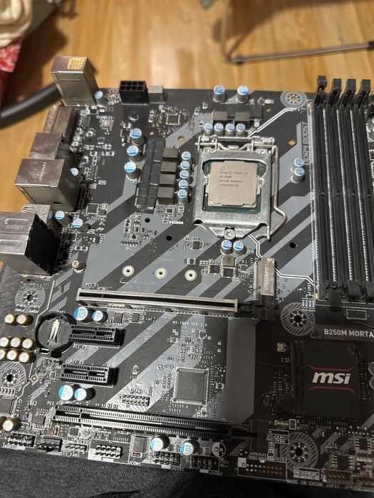 Placa de baza 1151 defecta cu procesor i5 7400 si ram