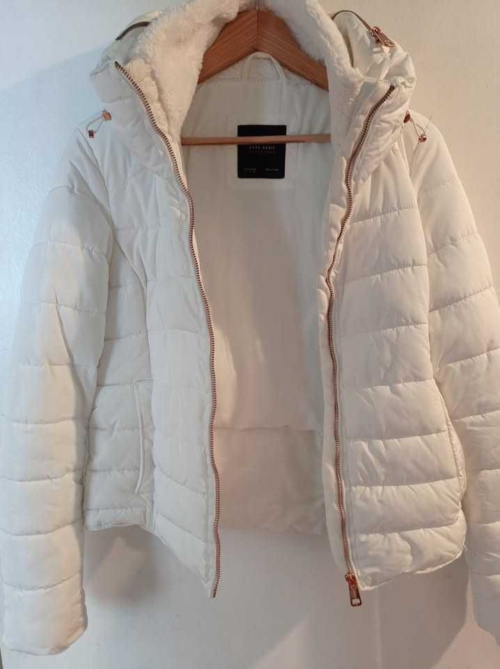 Продавам зимно дамско яке Zara - снежно бяло. Отлично. РАЗМЕР S.