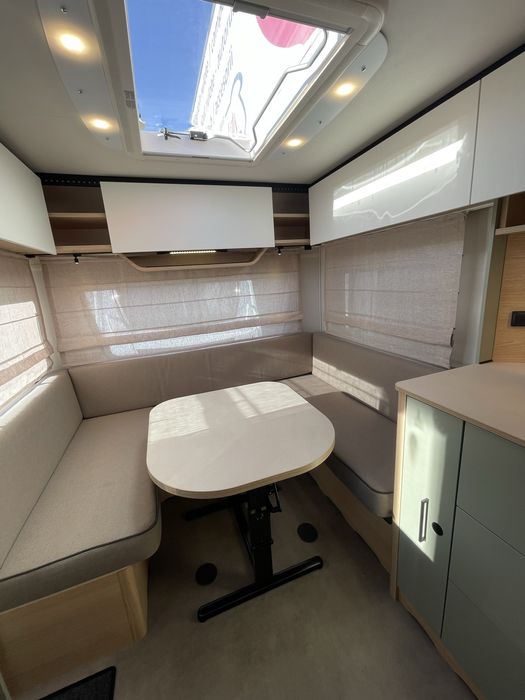 Rulotă Lmc Style 440D/ noua/ 12ani garantie/ premium/ 4-5 persoane